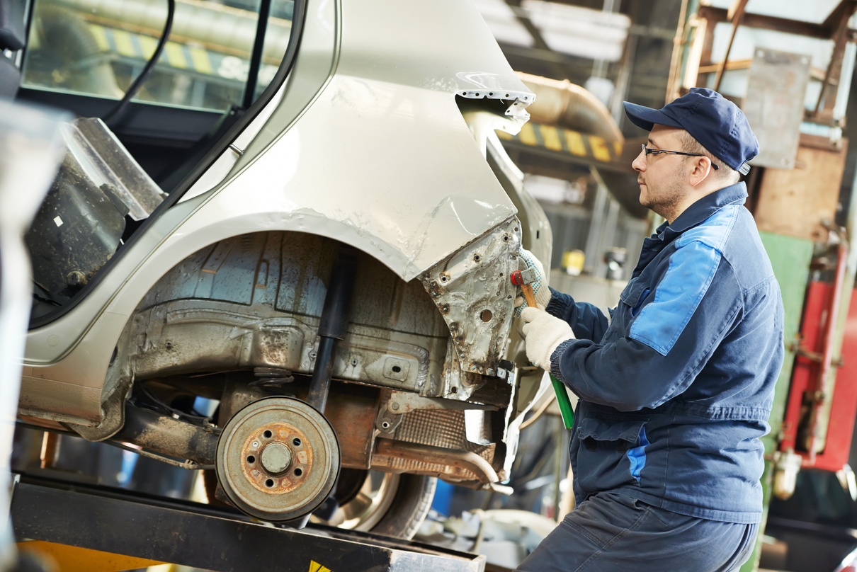 Auto Repair Man Flatten Metal Body Car